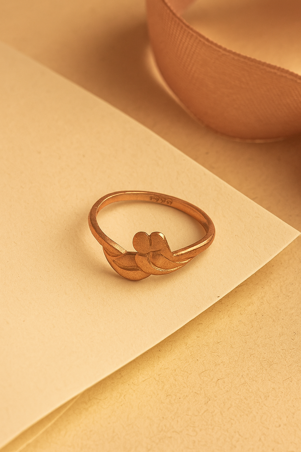 Twin Leaf Minimal Band Ring