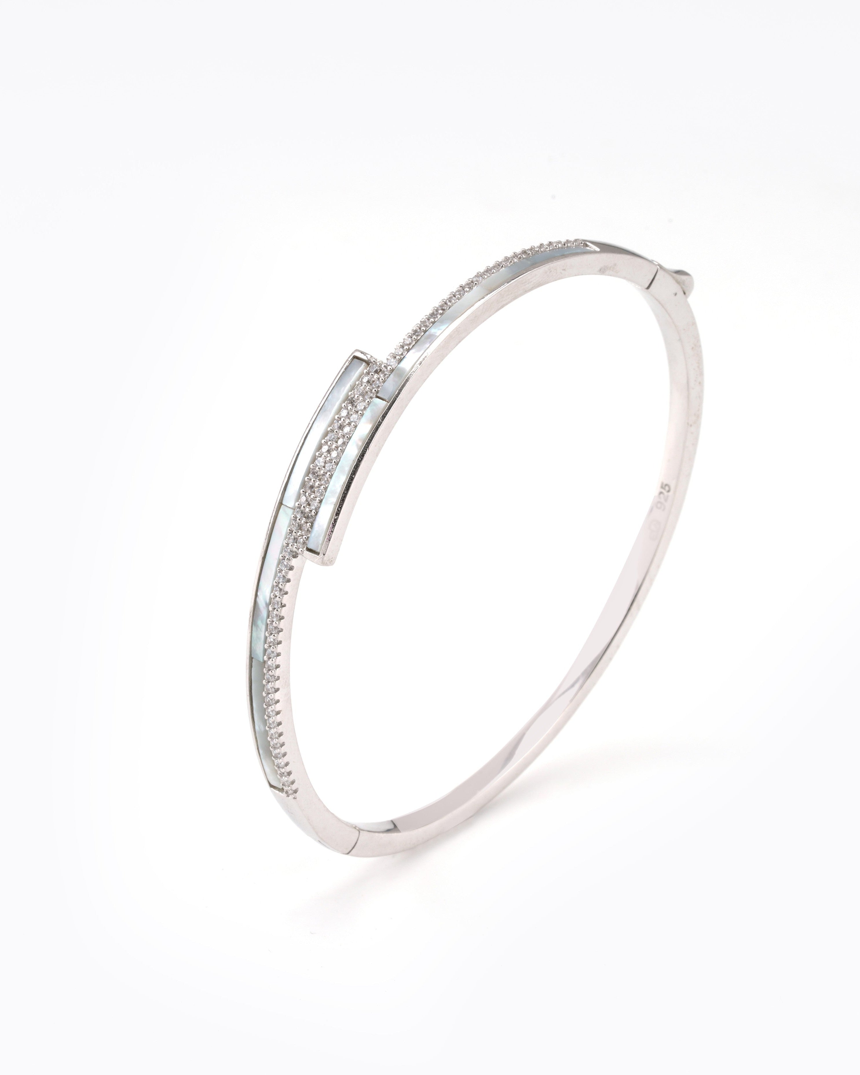 Aurora Curve Pavé Bangle