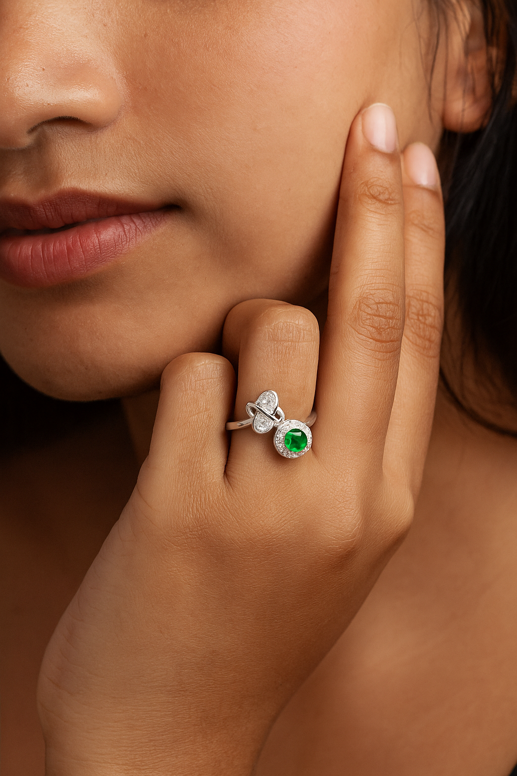 Emerald Knot Silver Ring