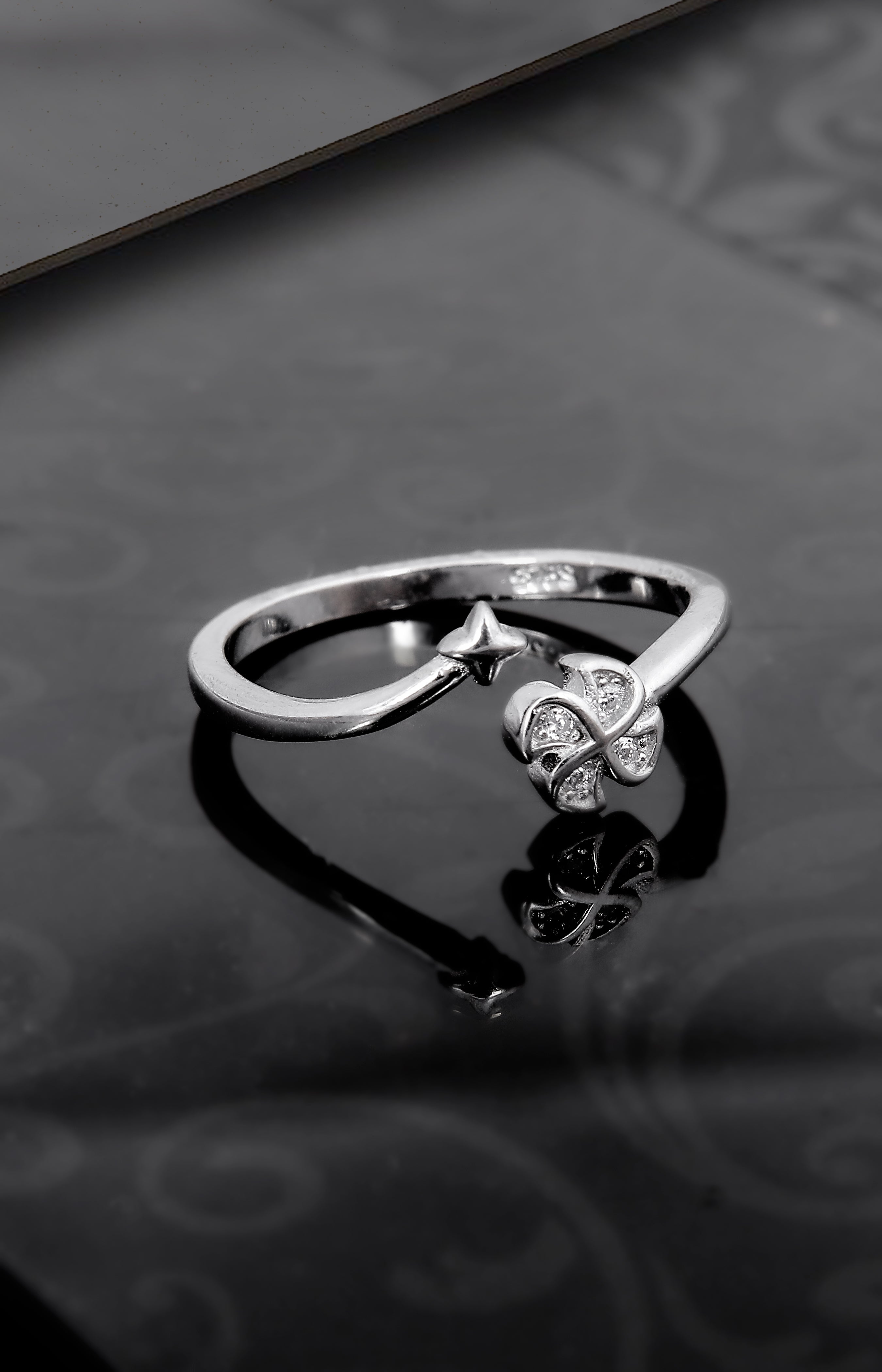 Silver Single Bloom Twist Ring