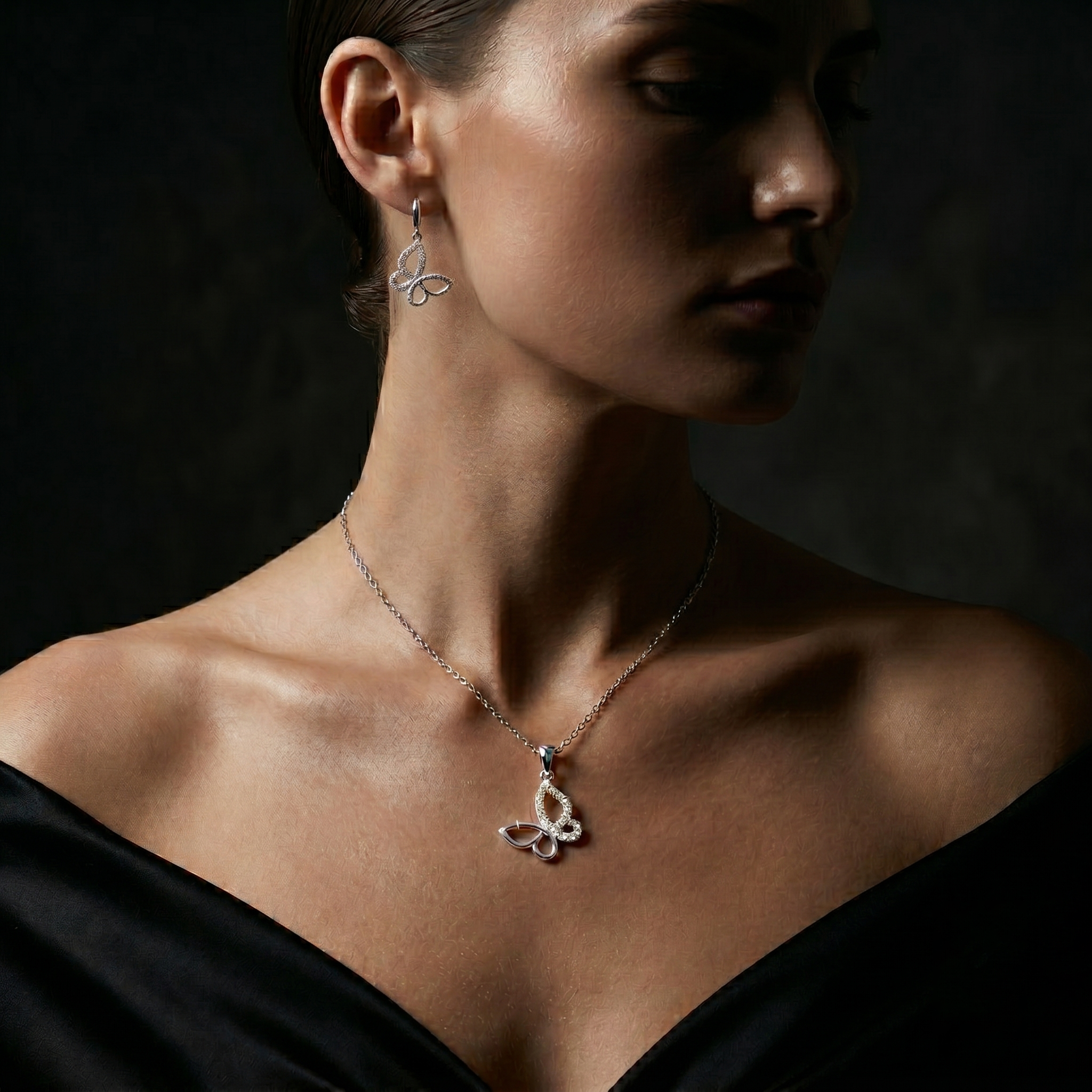 Flutter Grace Pendant Earring Set