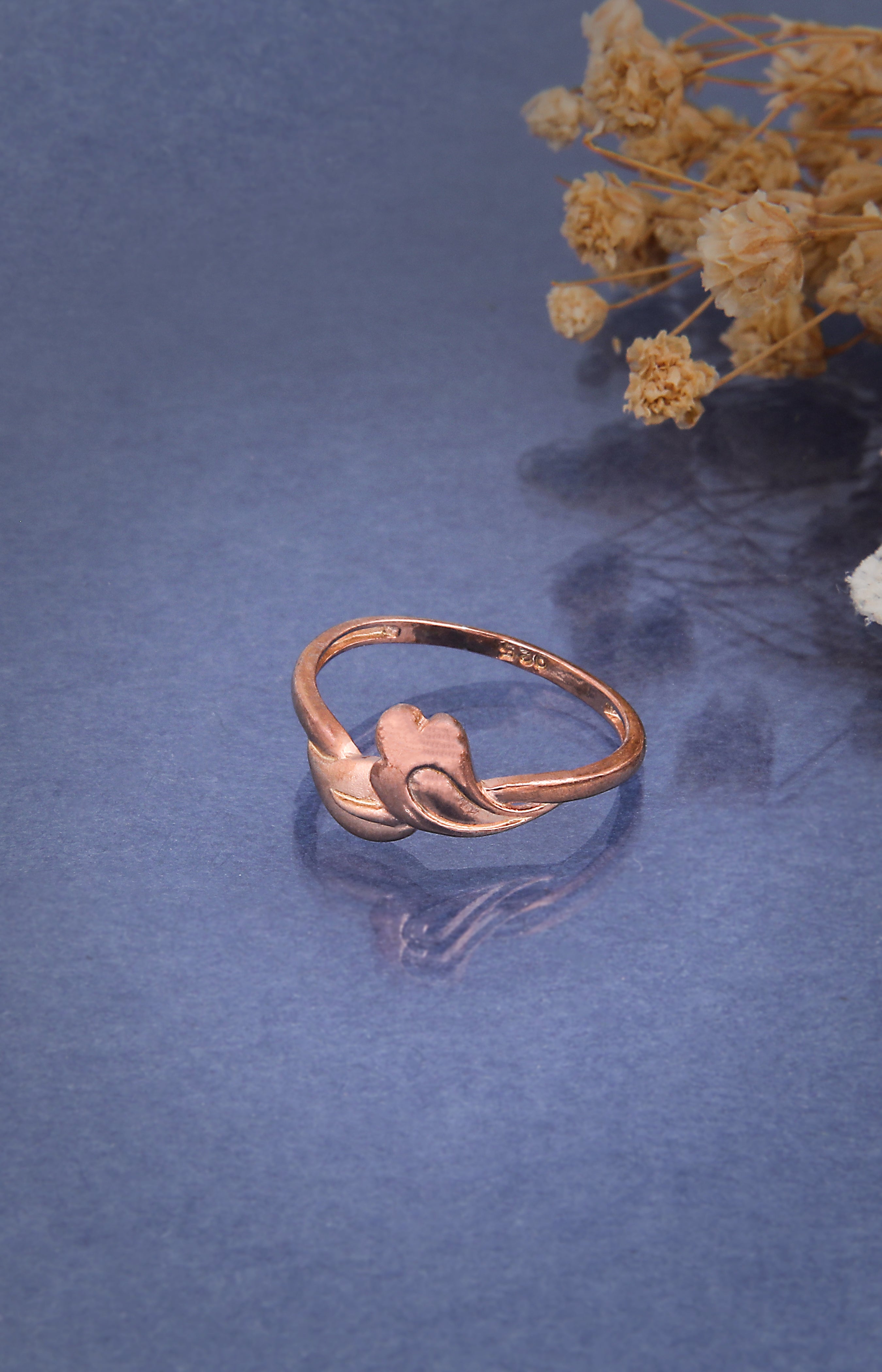 Twin Leaf Minimal Band Ring