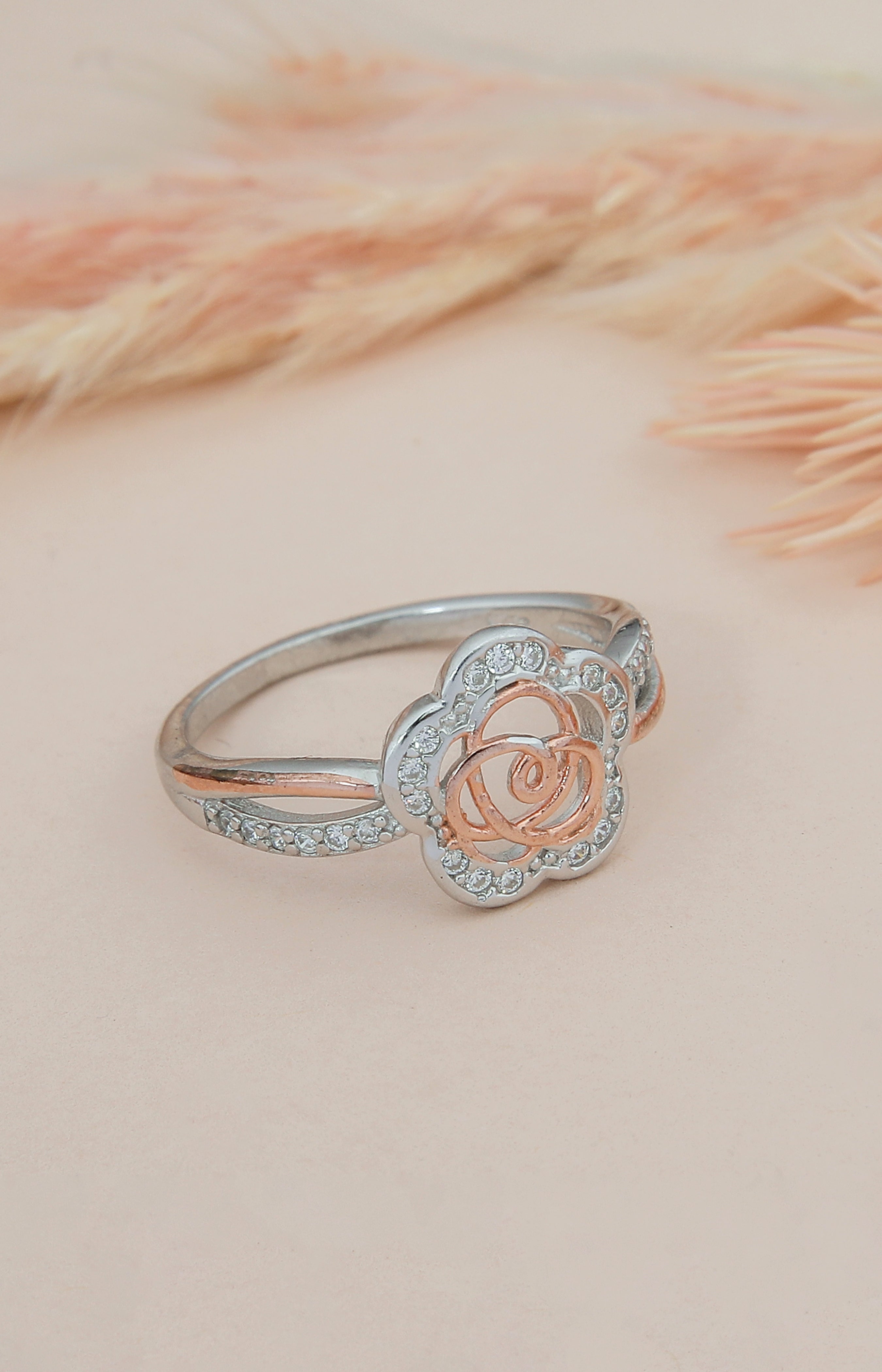 Star-Floral Dual Tone Sparkle Ring