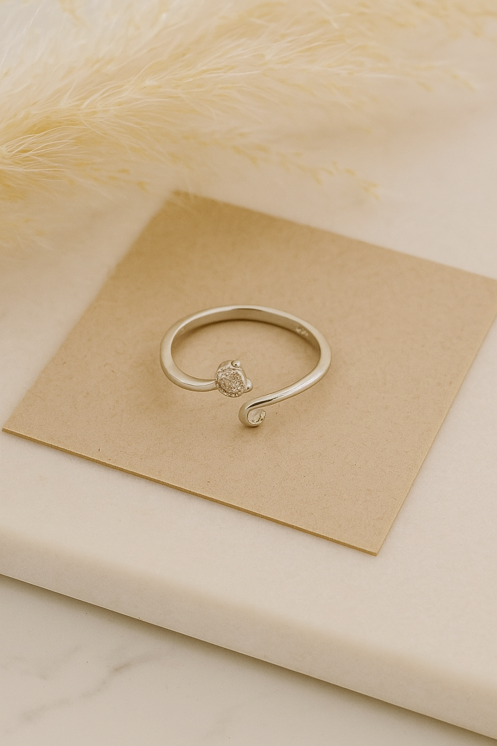 Silver Curl Kitty Ring