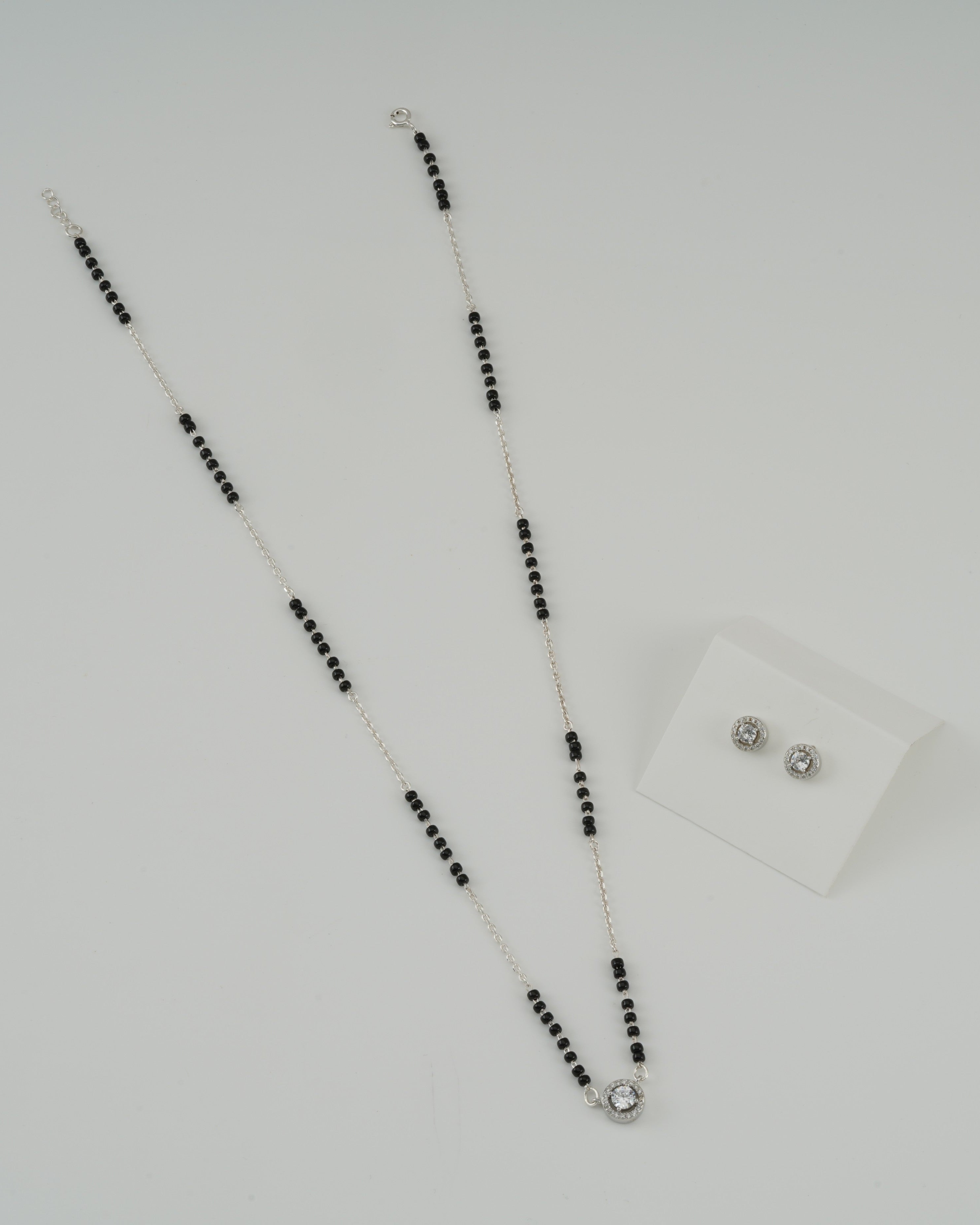 Eira Solitaire Mangalsutra Set