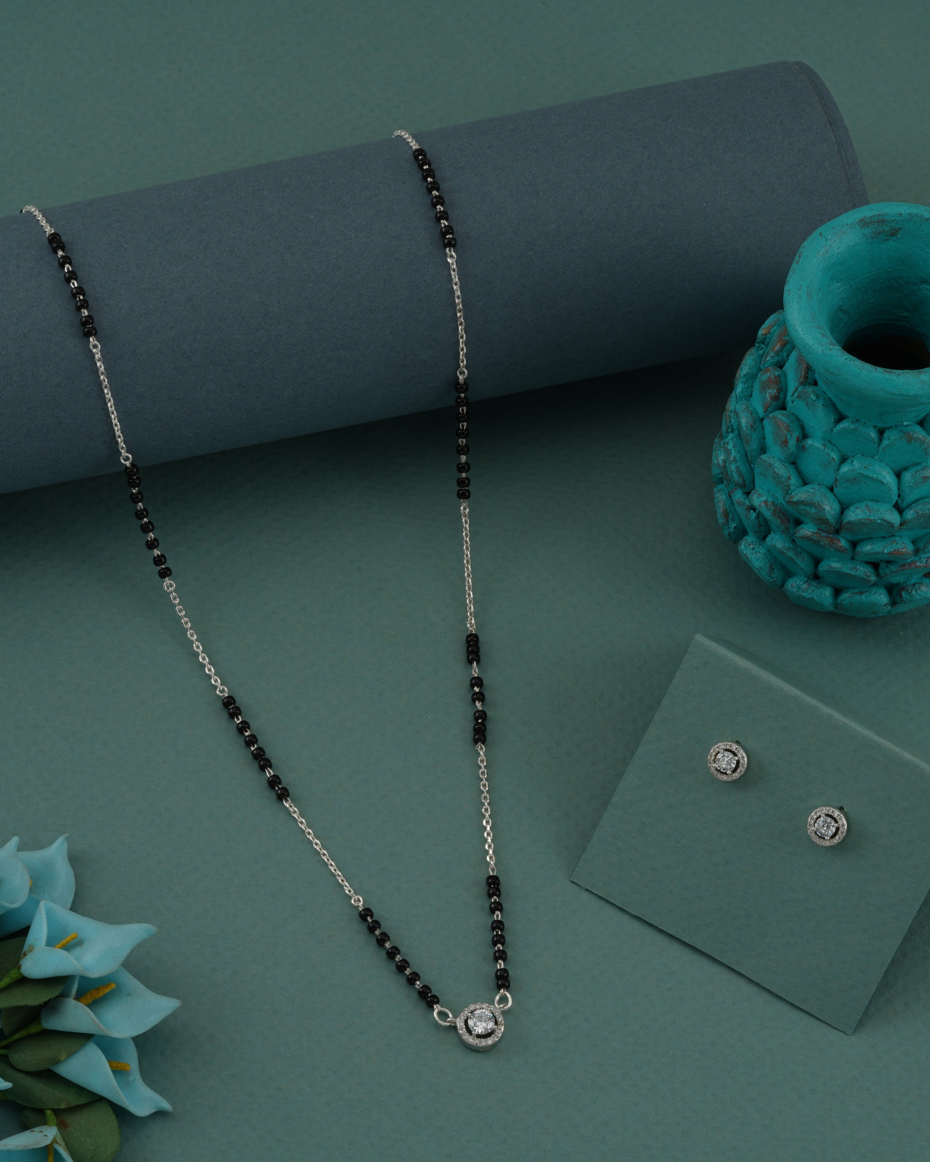 Eira Solitaire Mangalsutra Set