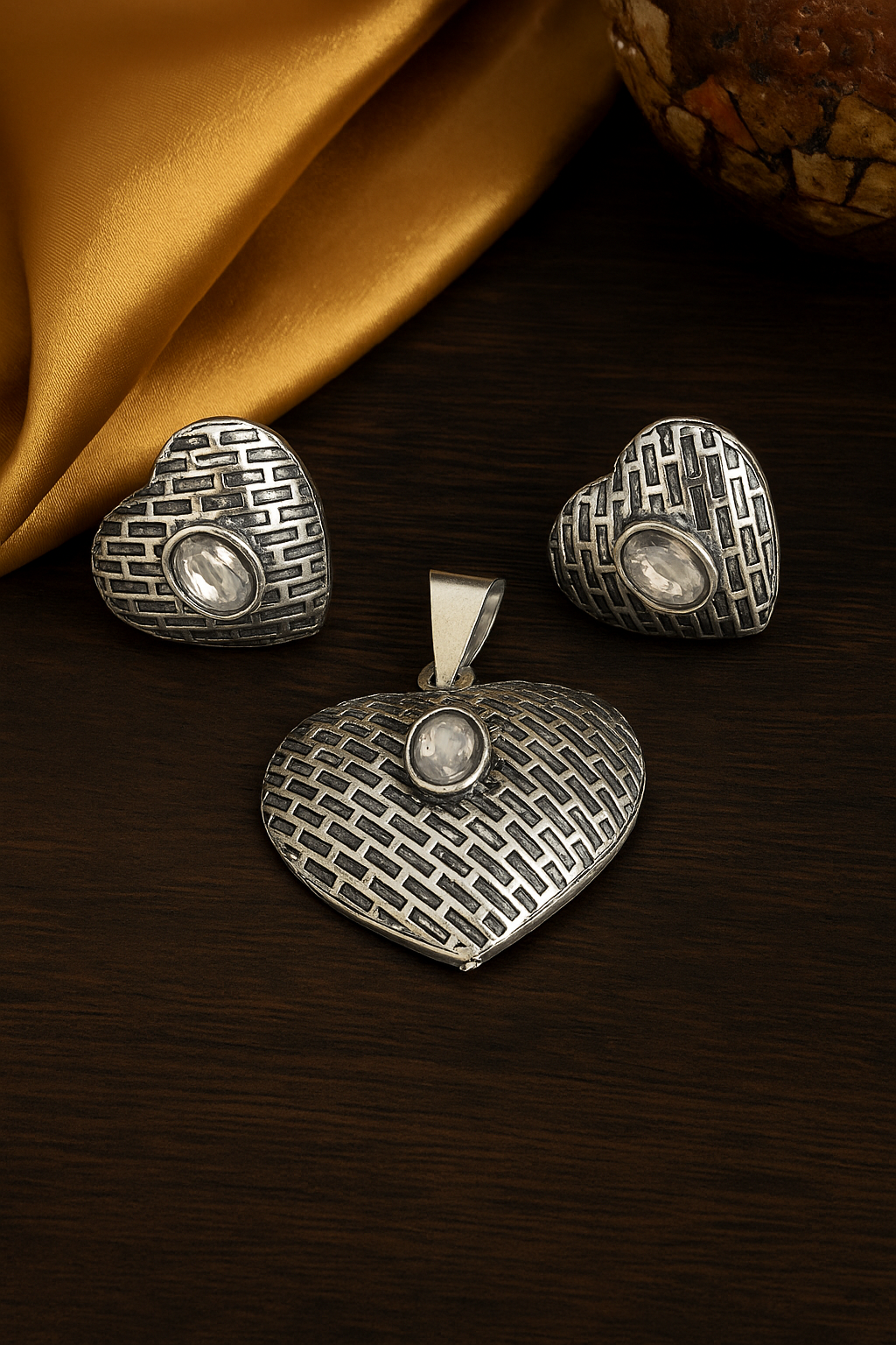 Antique Textured Heart Silver Pendant Set