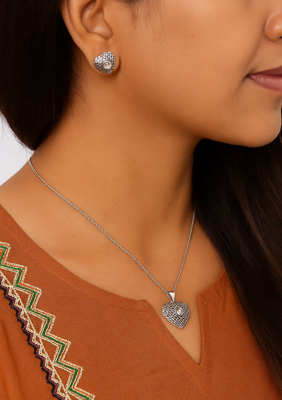 Antique Textured Heart Silver Pendant Set