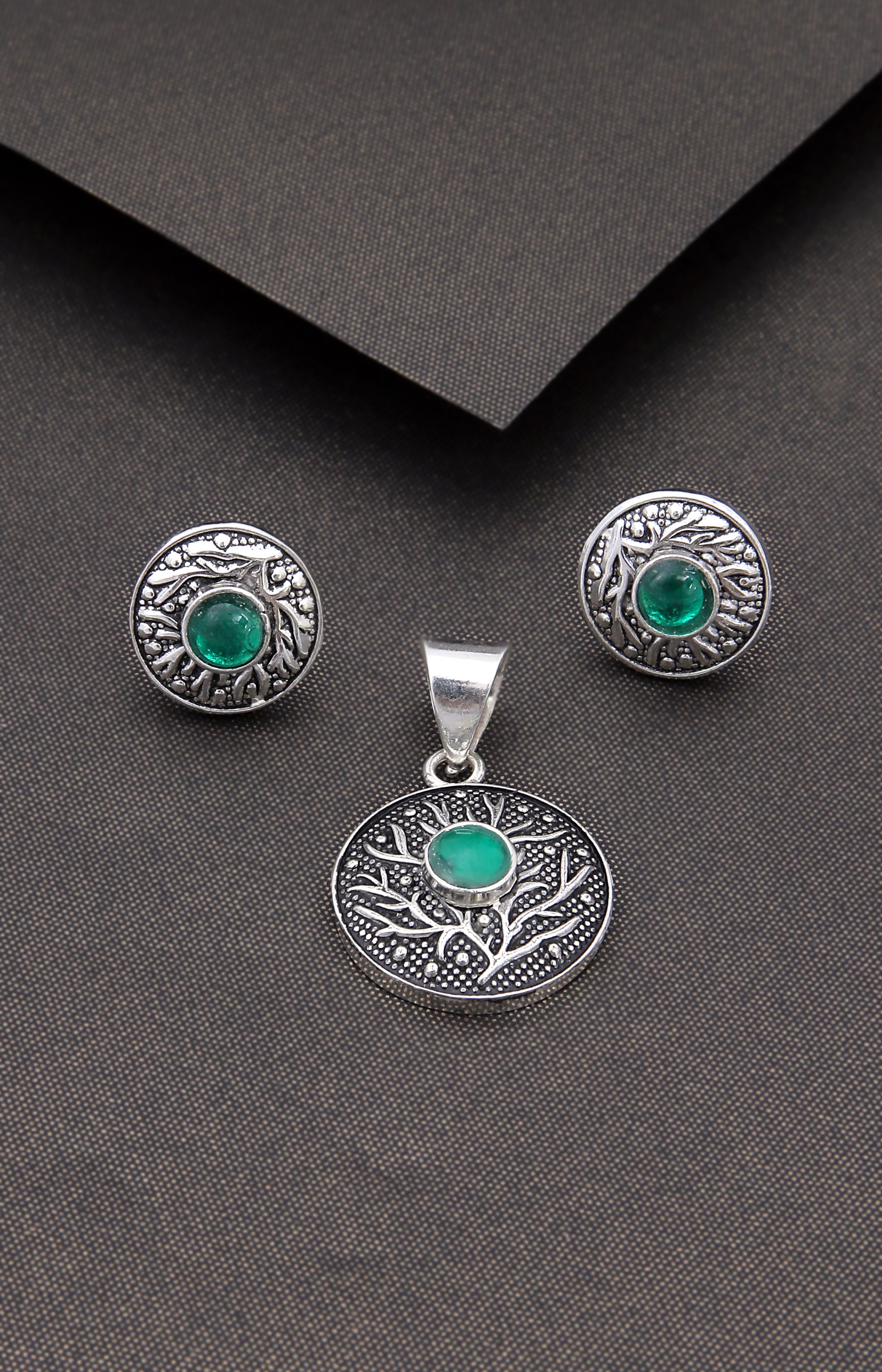 Antique Eternal Roots Silver Pendant Set