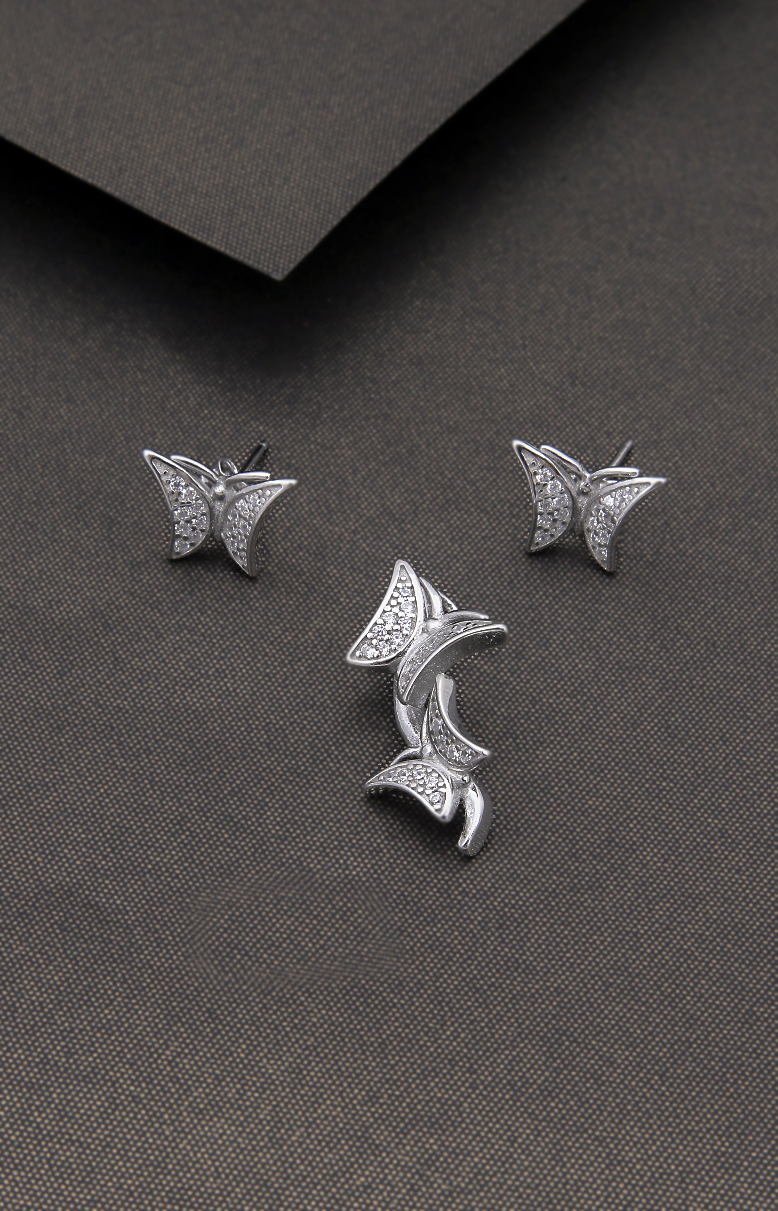 Fluttering Grace Silver Pendant Set