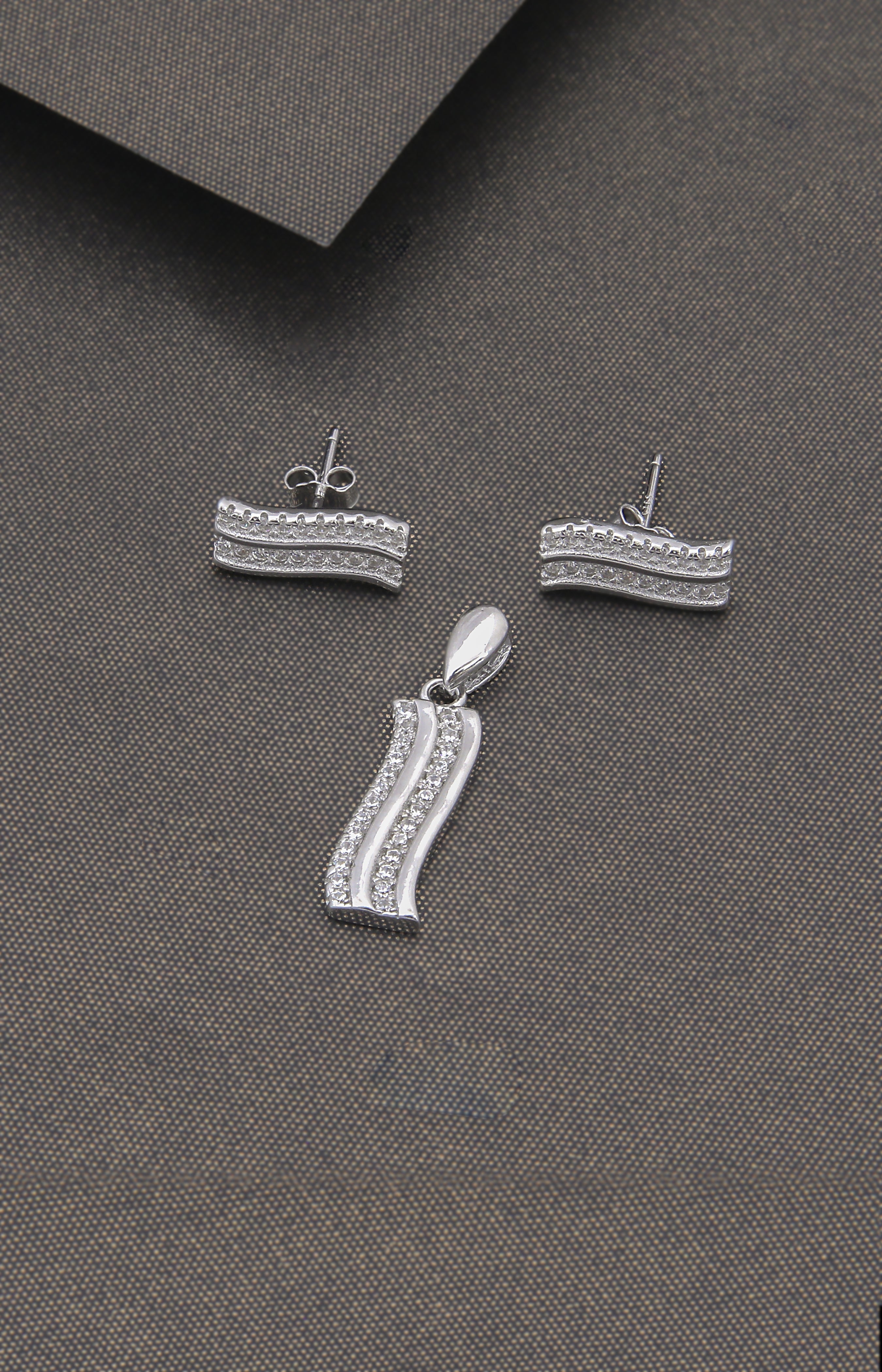 Ocean Gleam Silver Pendant Set