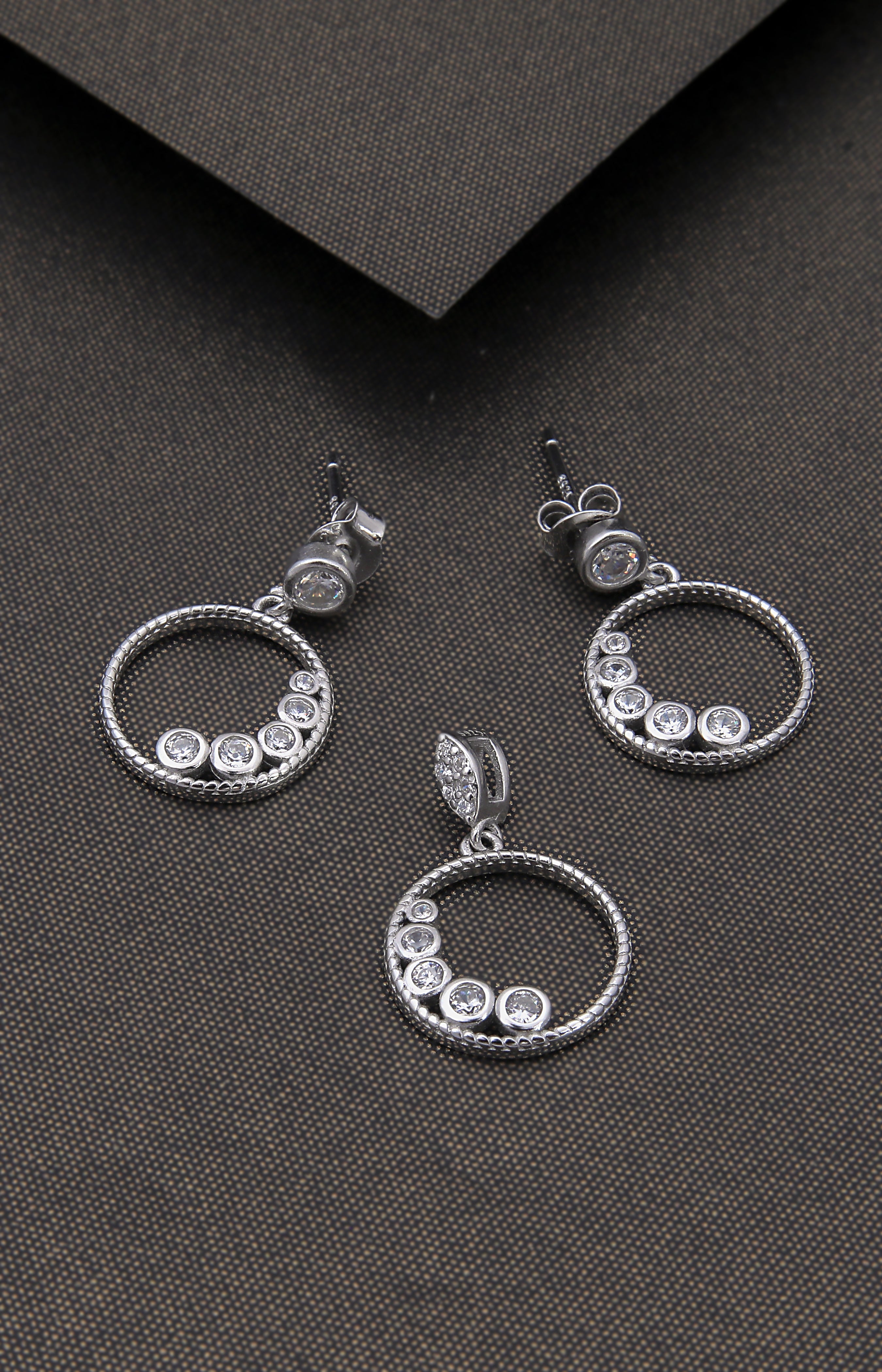 Orbit Glow Silver Pendant Set
